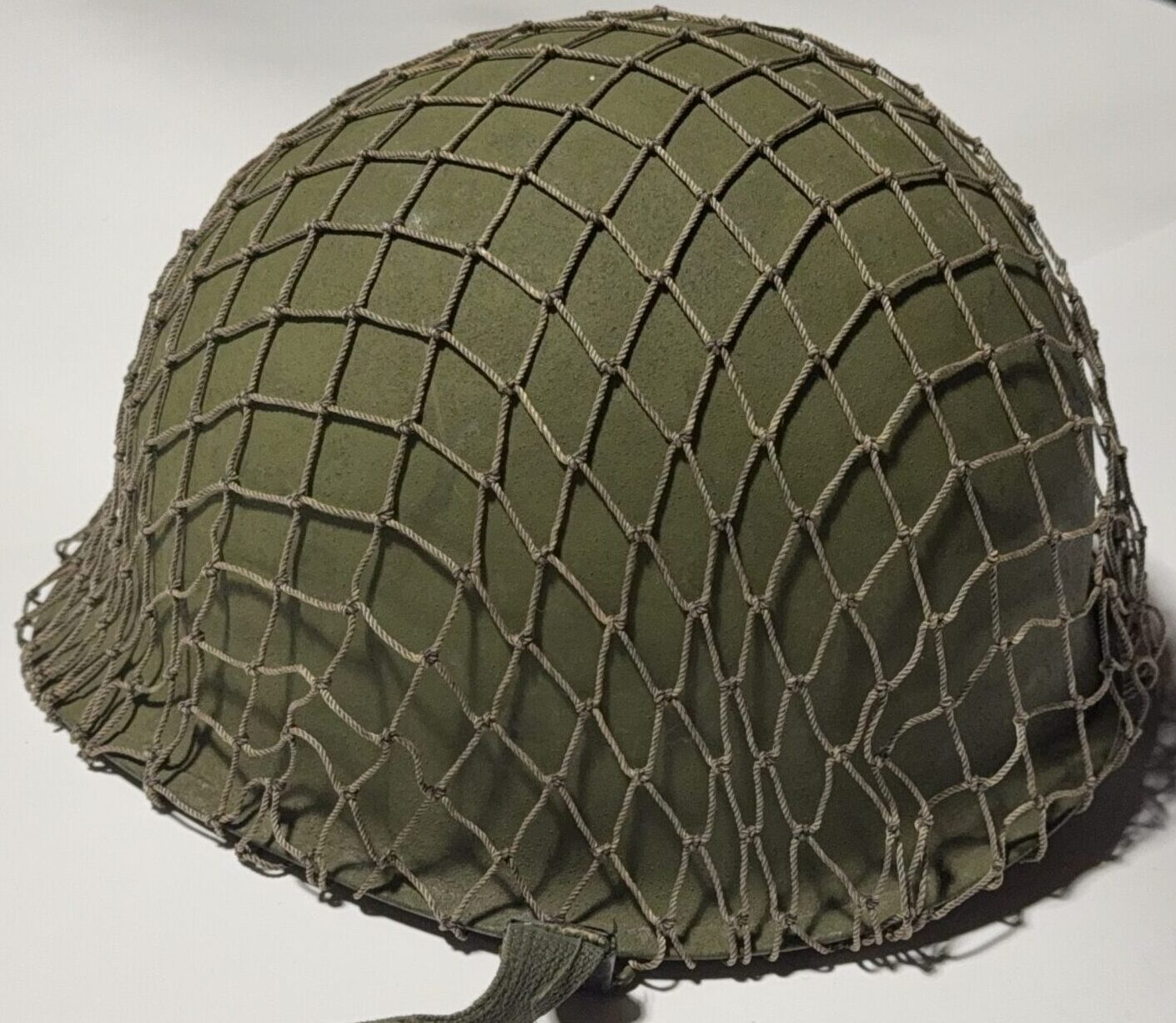 ORIGINAL VIETNAM WAR M1 STEEL HELMET W/ REPRODUCTION WWII HELMET NET image 0