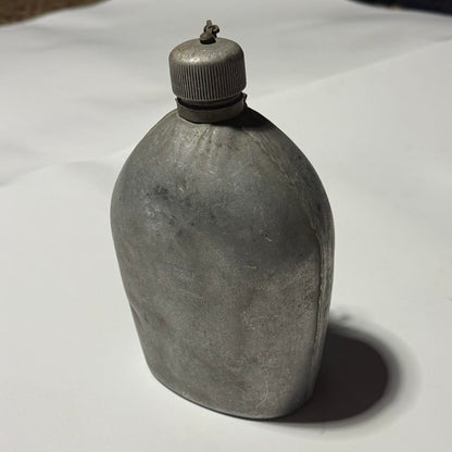 WW1 U.S. M1910 ALUMINUM CANTEEN image 0