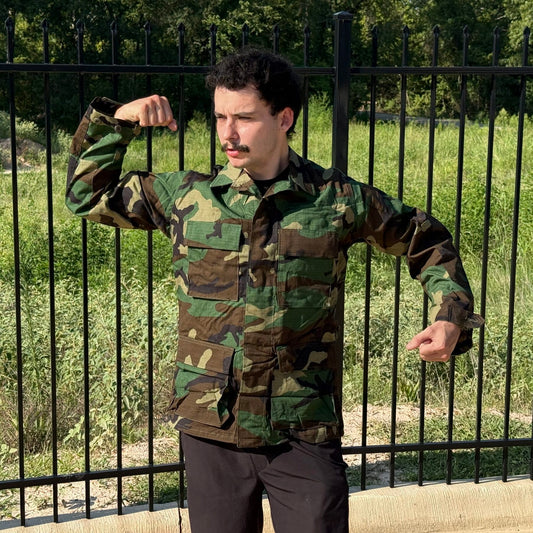 Un-Issued US M81 Woodland BDU Field Shirt image 1