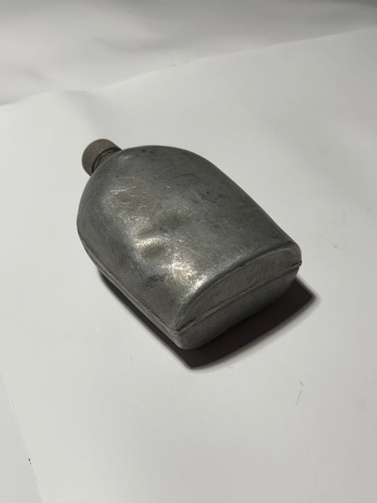 WW1 U.S. M1910 ALUMINUM CANTEEN image 1