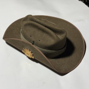 AUSTRALIAN SLOUCH HAT W/ RISING SUN BADGE